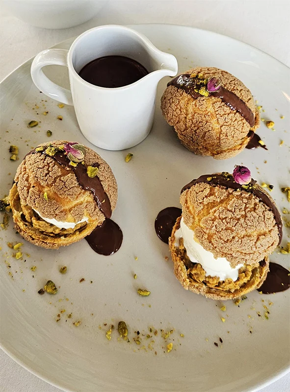 Choux at L'Amandier